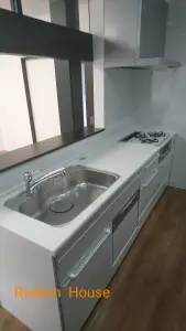 キッチン　パントリー　玄関　リフォーム